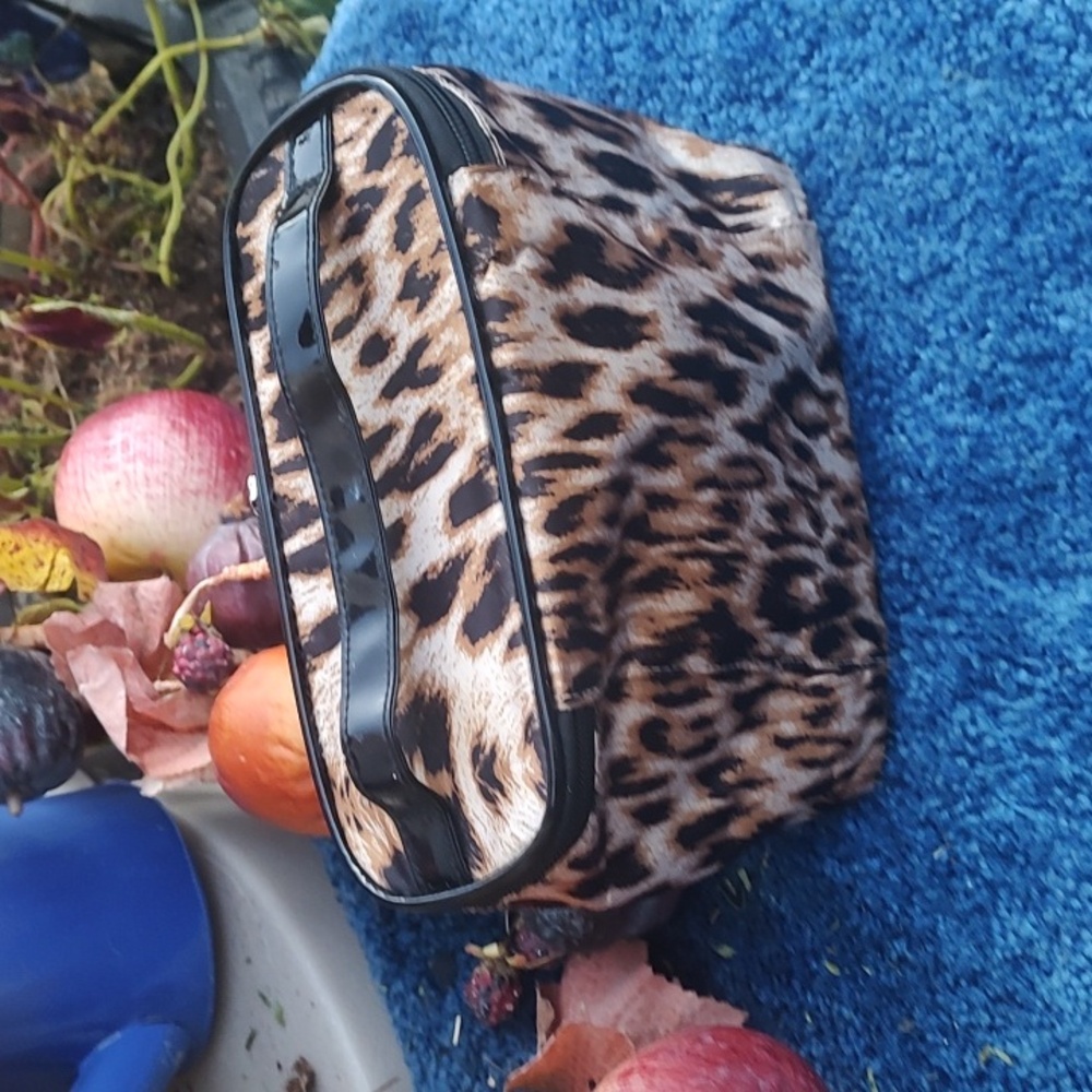 Leopard Make up Bag - Picture 5 of 8